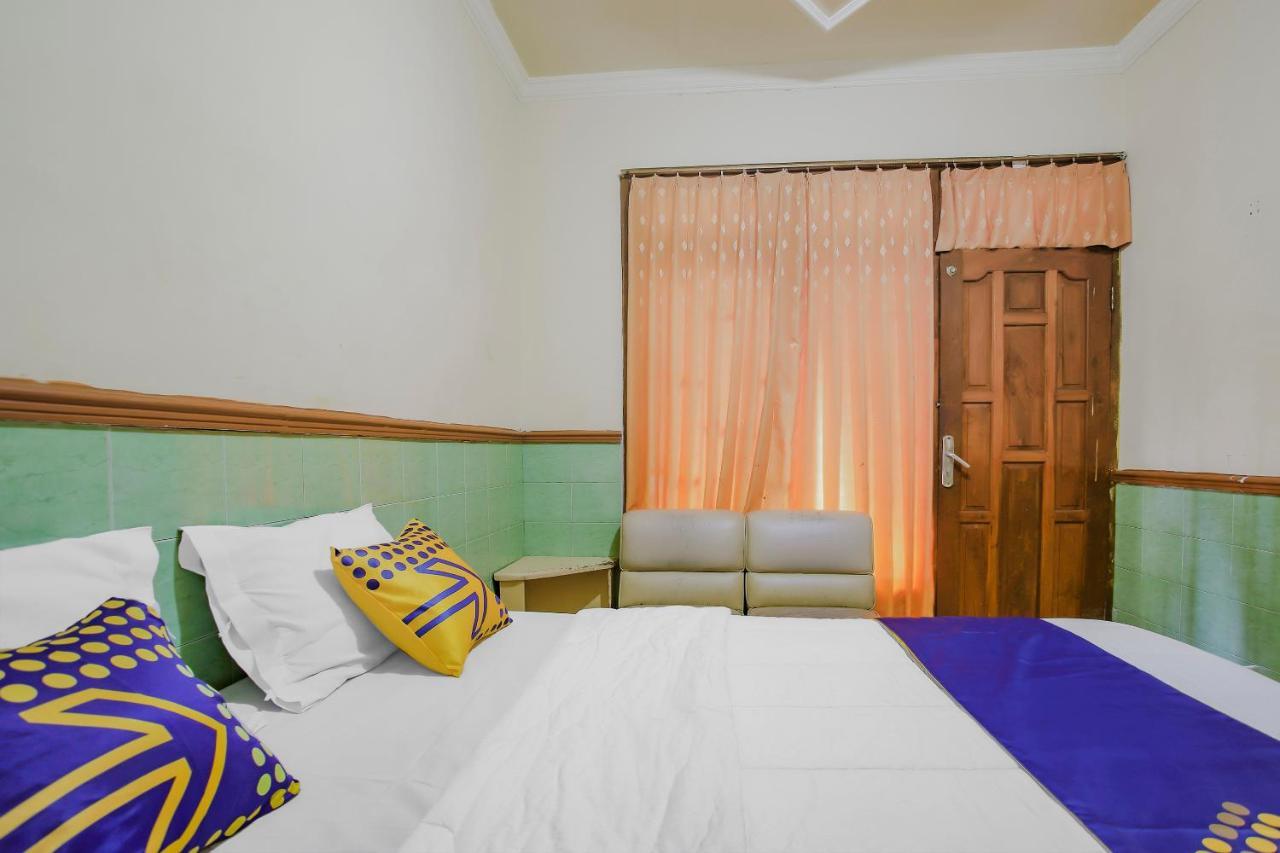 Spot On 90092 Dewi Safitri Hotel Semarang Exteriér fotografie