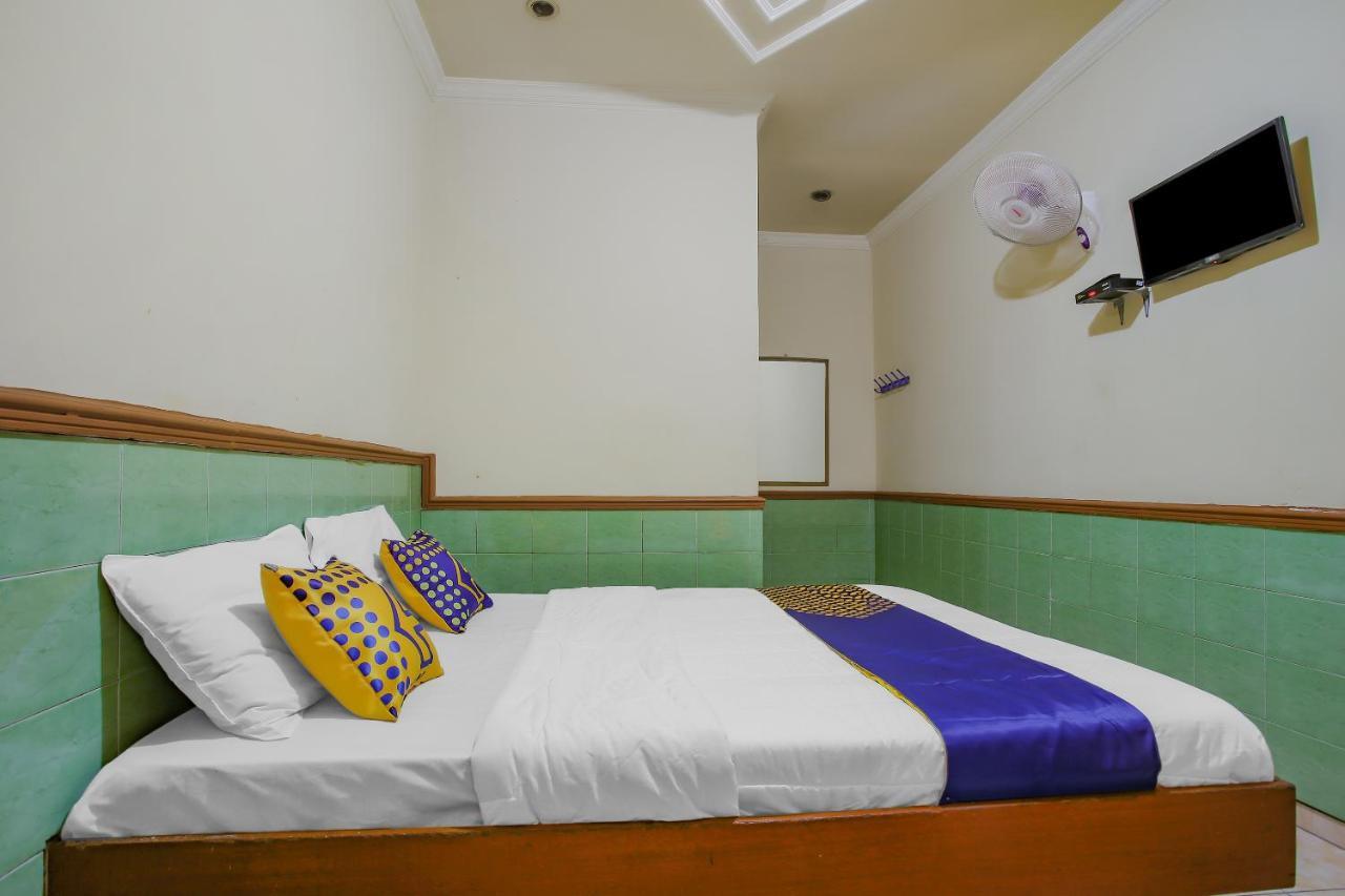 Spot On 90092 Dewi Safitri Hotel Semarang Exteriér fotografie