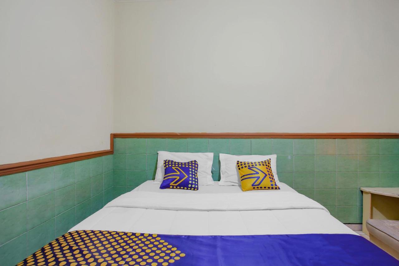 Spot On 90092 Dewi Safitri Hotel Semarang Exteriér fotografie